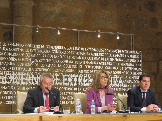 Cristina Teniente, Antonio Fernández Y Pedro Nevado-Batalla