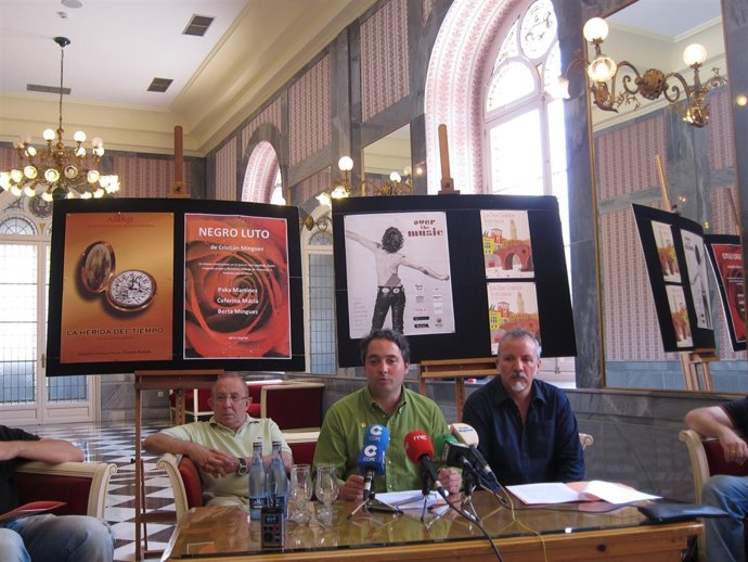 Director Del Romea, Píriz-Carbonel, Concejal Gómez,  Y Julio Navarr