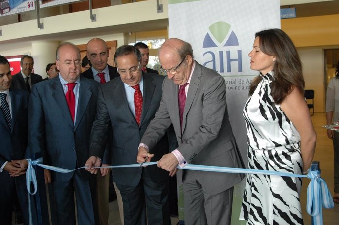 Inauguración De La I Feria Del Outlet Inmobiliaria En Huelva. 