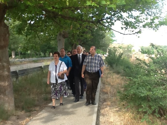 El Portafvoz Del PP, Eloy Suárez, Con La AMPA De Santa Ana Por El Canal