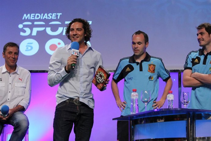 Iker Casillas Andres Iniesta Con David Bisbal