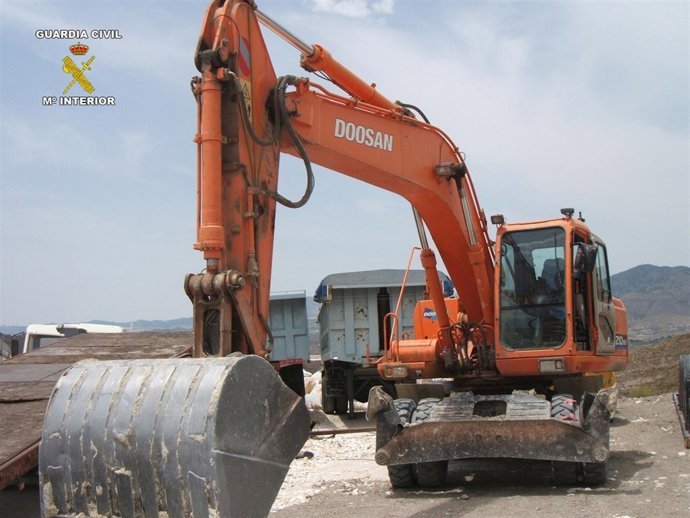 Retroexcavadora Sustraída En El AVE De Cáceres 