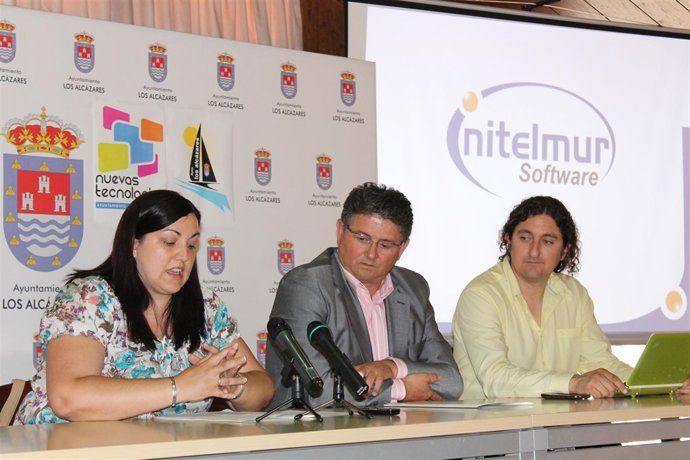 Presnetación De La 'Guía De Servicios Los Alcázares'