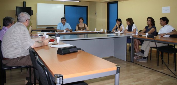 Fernández Con El Grupo De Educación