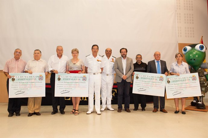 Entrega De Los Fondos Recaudados En La III Ruta De Las Fortalezas