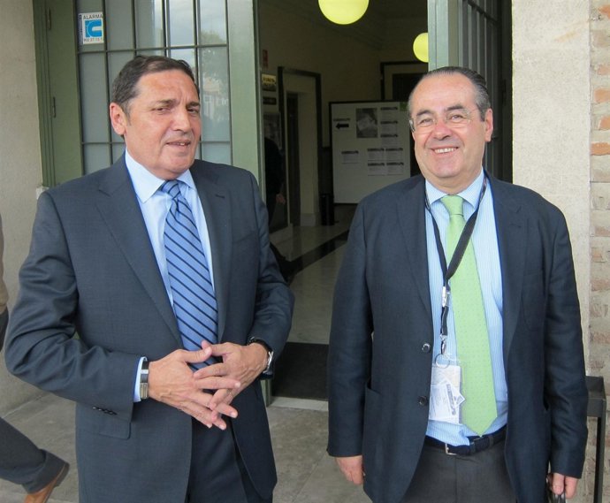 Sáez Aguado Junto A Juan Beltrán De Heredia