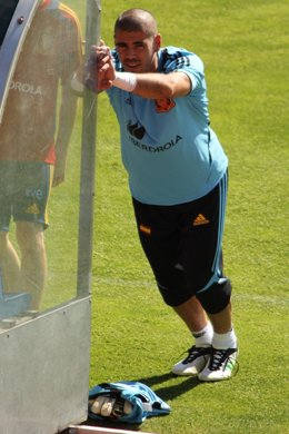 Victor Valdes Entrenamiento Selección Española