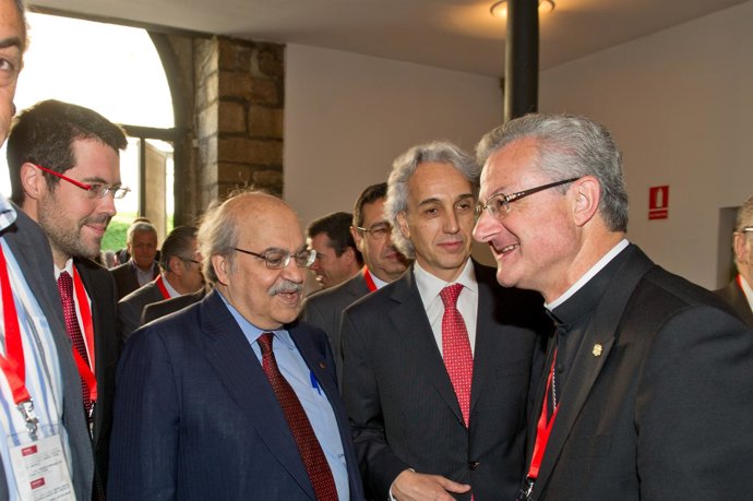 A.Batalla, A.Mas-Colell, R.Roca Y J.E.Vives