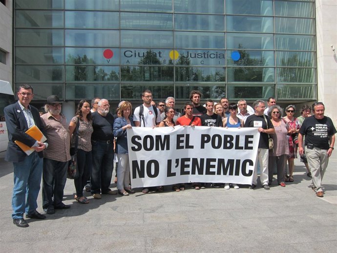 Entidades Que Presentan La Denuncia Contra Sánchez De León Y Moreno