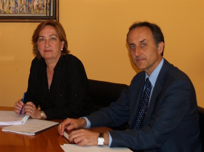 Soriano Y Elvira En Una Foto De Archivo   