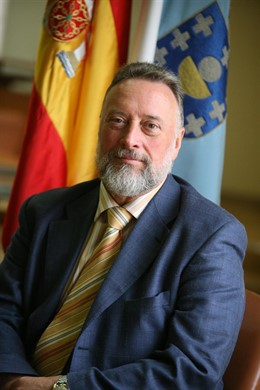 Enrique López Veiga, Senador Autonómico Del Ppdeg