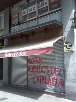Fachada Del Local Del C's En Girona Tras Ser Atacada