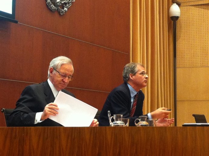 M.Valls (pte.Cámara Barcelona), J.R.Rovira (jefe estudios económicos Cámara)