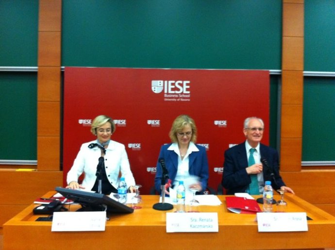 N.Chinchilla (Iese), R.Kaczmarska (ONU) Y D.Arasa (GEC)