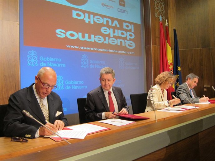 Taberna, Miranda, Peñaranda Y Sarría En La Firma Del Convenio.