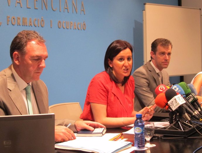 La Consellera María José Catalá Presenta Las Ayudas De Educación 2012-2013