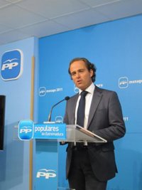 El PP de Extremadura considera un "sarcasmo" que "traigan de Madrid" a Lucio (PSOE) para dar "lecciones de empleo"