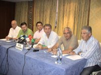 Docentes, sanitarios y funcionarios de la Junta inician protestas contra el plan de ajuste y no descartan "nada"