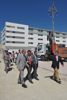 El alcalde de Málaga visita las obras de la última fase de García Grana