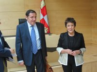 PSOE lamenta la "perdida de capacidad asitencial" de Sacyl e IU considera las cuentas "papel mojado"