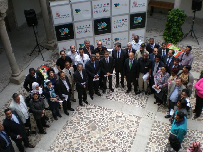 Los Asistentes Al Encuentro De Ávila   