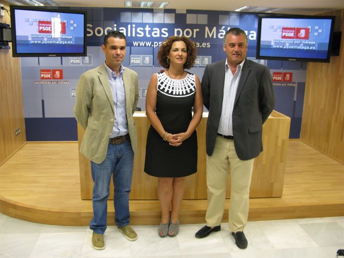 Serrano, junto a Bernal y Carnero en rueda de prensa