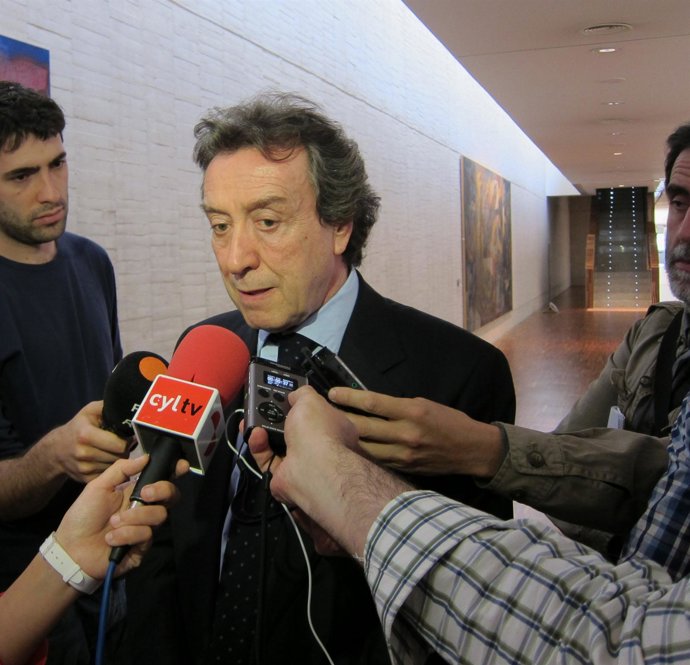 Pica Atiende A Los Medios Antes De Comparecer En Las Cortes