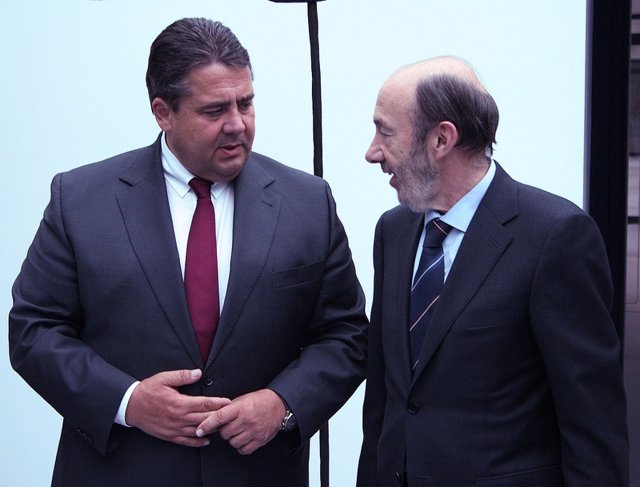 Rubalcaba Con El Presidente Del SPD, Sigmar Gabriel