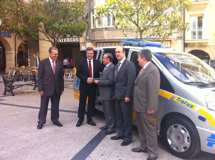 Entrega Vehículos De Bretón