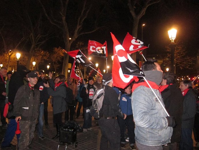 Sindicalistas De CGT En El Piquete Informativo En FGC El 29M