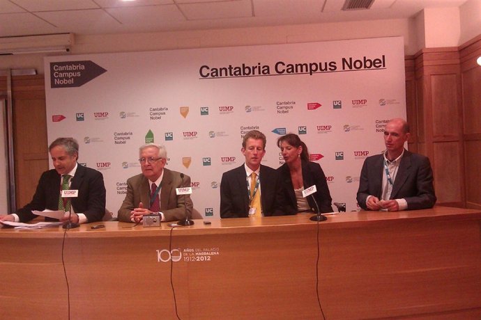 Rueda De Prensa De Ignacio Rodríguez Iturbe Y Tim Lenton