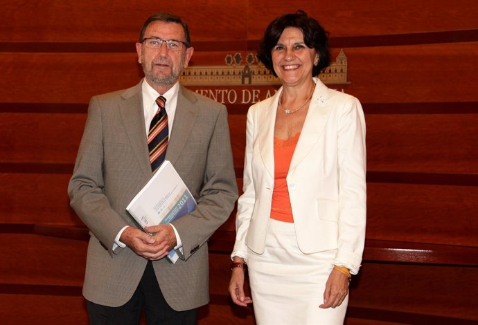 Presidente Del Parlamento, Manuel Gracia, Y Presidenta Del CAA, Emelina Fernánde