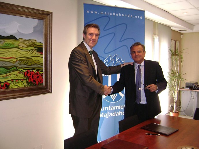 Firma Del Convenio Entre El Ayuntamiento De Majadahonda Y Telefónica