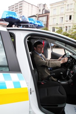 El Nuevo Coche-Patrulla De La Policía Local 