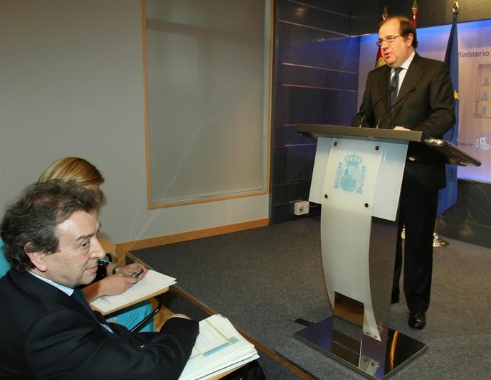 Herrera En Rueda De Prensa Tras Reunirse Con Montoro