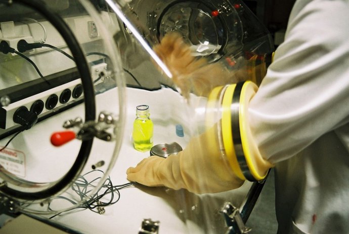Investigador Trabajando En El Laboratorio.