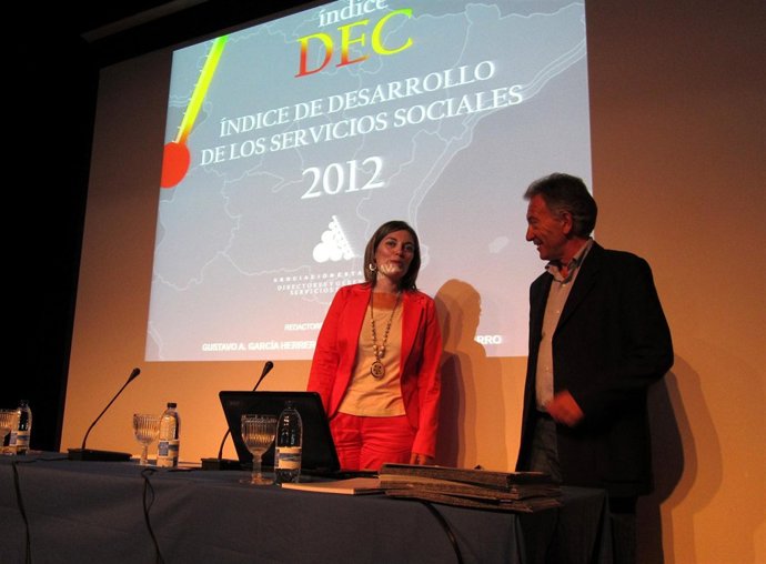 La Consejera De Familia, Milagros Marcos, Junto A Gustavo García Herrero