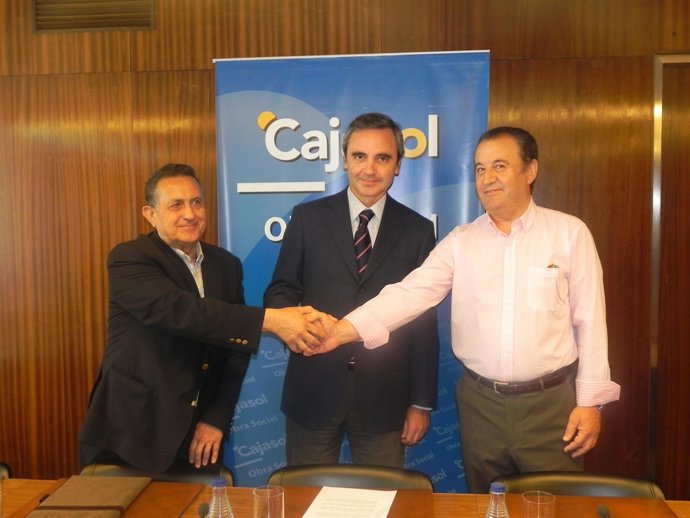 El Director Territorial De Caja Sol Huelva, José Ángel Hernández.