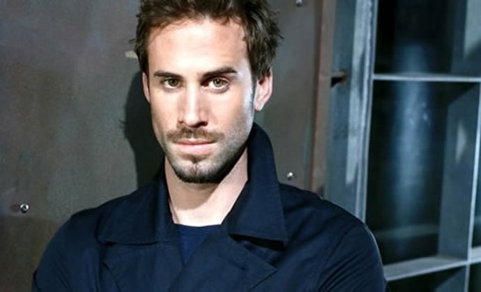Joseph Fiennes en FlashForward