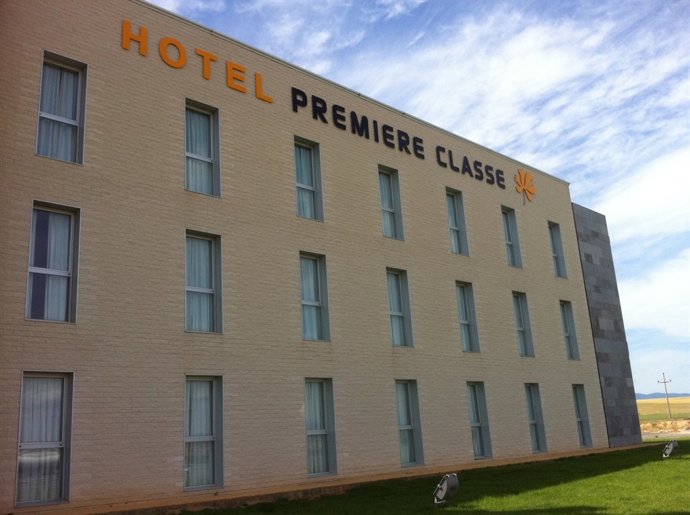 Fachada Del Premiere Class De Louvre Hotels