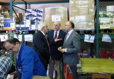 Ruiz Medrano Visita El Banco De Alimentos De Valladolid