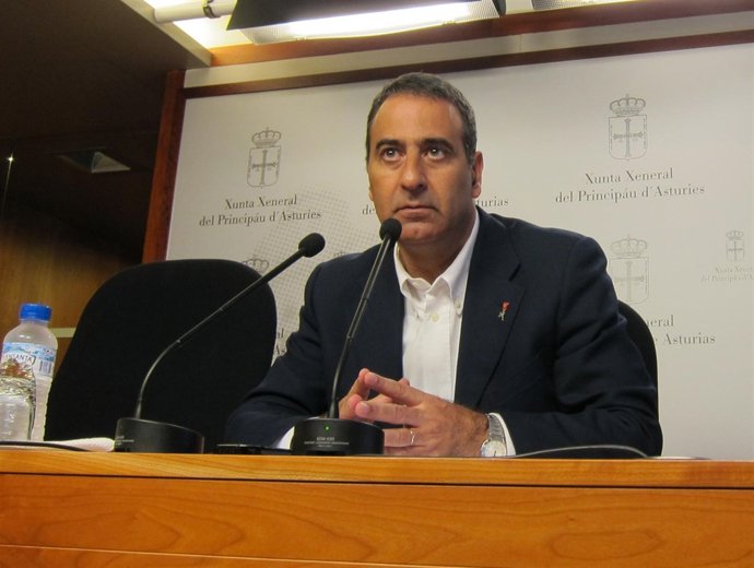 Lastra, En Rueda De Prensa, En La Junta General.