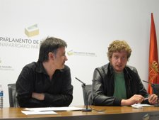 Los Parlamentarios De Bildu Bikendi Barea Y Maiorga Ramirez.