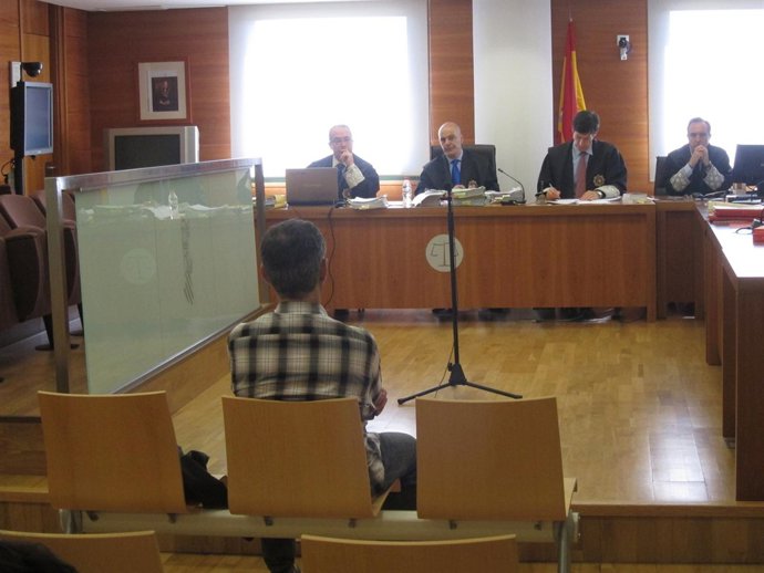 El Profesor Condenado Por Abusos Durante El Juicio