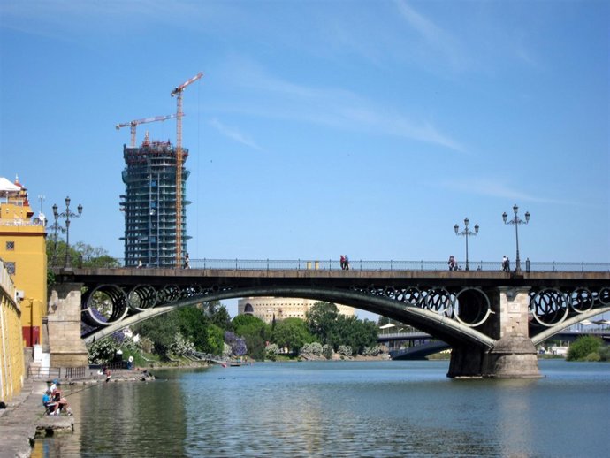 Torre Pelli Vista Desde Triana