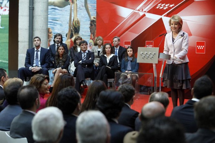 Esperanza Aguirre En El  Acto Premios 7 Estrellas