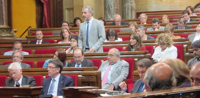 Sesión De Control En El Parlament De Catalunya