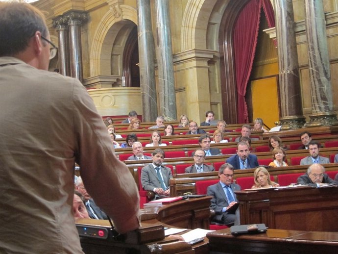 Sesión De Control En El Parlament De Catalunya