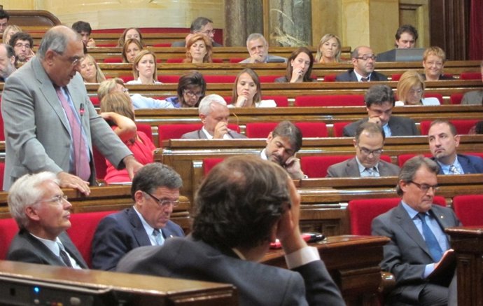 Sesión De Control En El Parlament De Catalunya