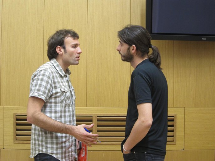 Pablo Muñoz Y Álvaro Sanz (IU) En El Ayuntamiento De Zaragoza